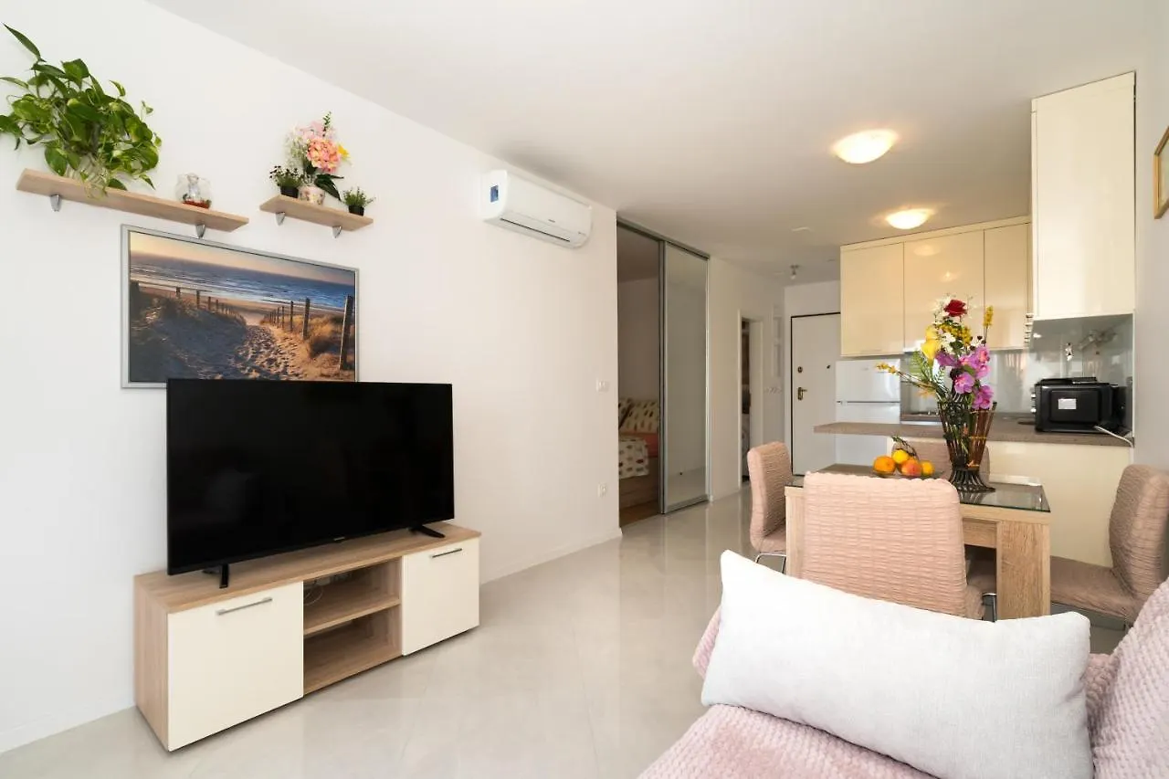 A2 - Modern Apt With The Terrace & Sea View Apartment Split Croatia